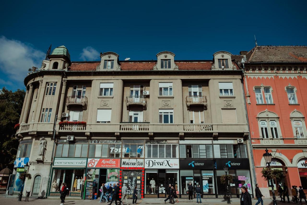 Opera 1 Apartamento Subotica Exterior foto